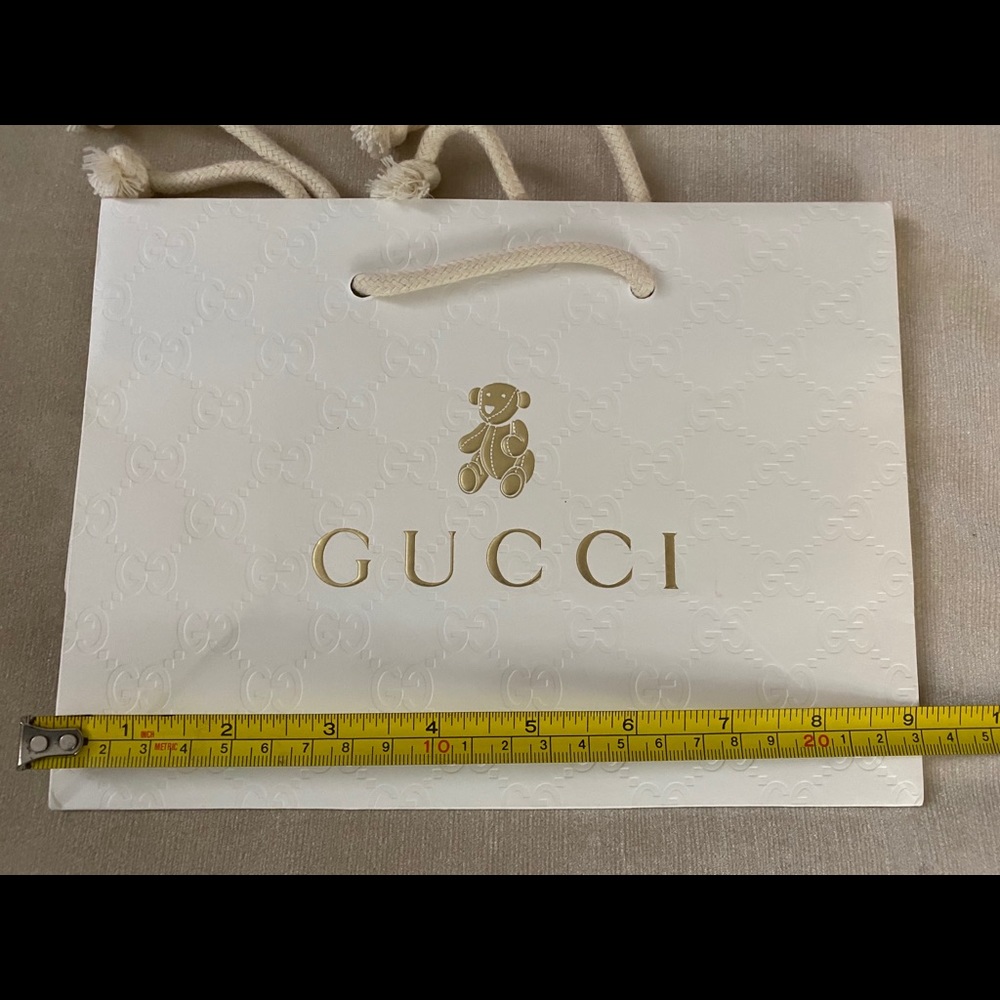 Rare white guccissima shipping bad 7x9"
